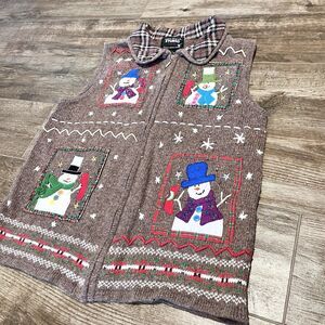 Women's STUDIO JOY Sweater Vest Womens Small Embroidered Snowmen Holiday Button